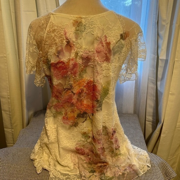 Cal Style size medium floral with built in liner Lacey flutter sleeve, chiffon - Picture 3 of 5
